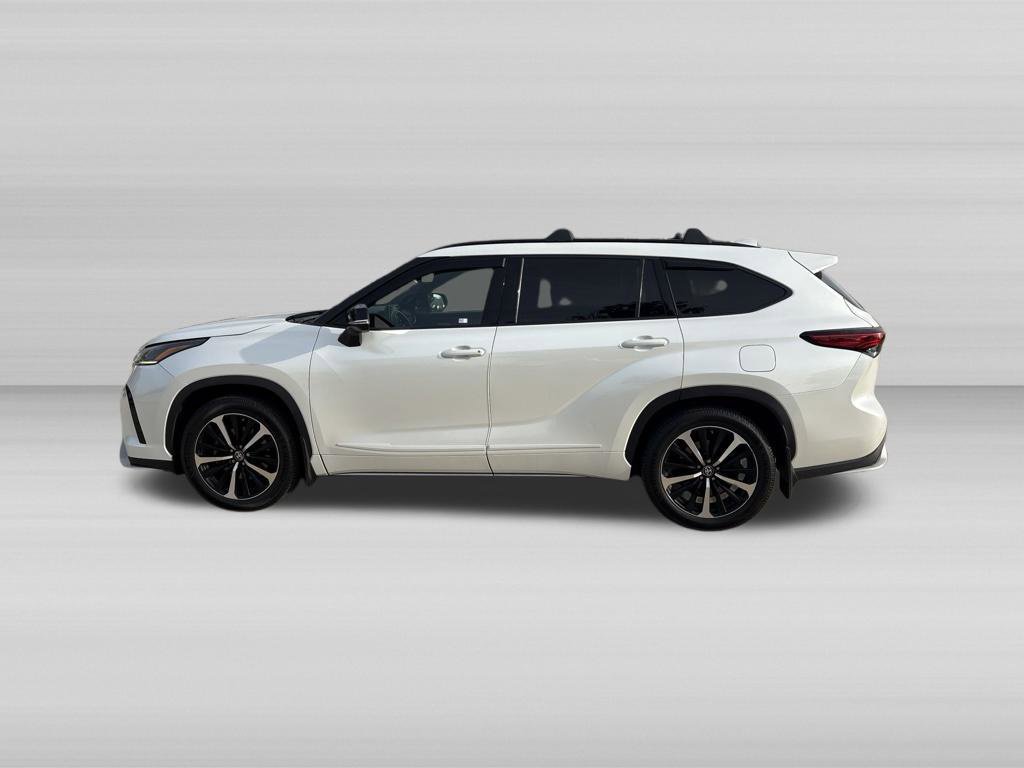 Used 2022 Toyota Highlander XSE AWD/4WD image 7