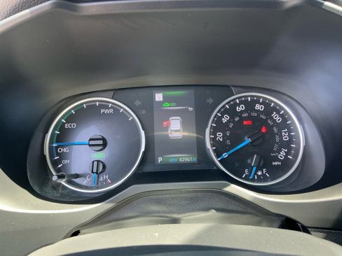 Used 2022 Toyota RAV4 LE AWD/4WD image 10