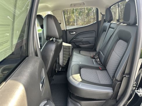 Used 2017 Chevrolet Colorado Z71 image 30