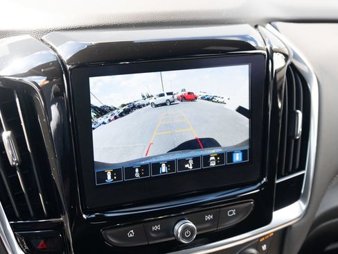 Used 2023 Chevrolet Traverse High Country AWD/4WD image 4