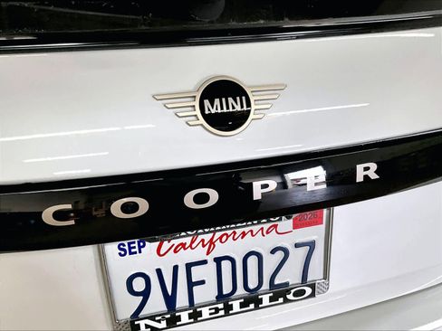 Used 2025 MINI Cooper 2-Door Hardtop image 11