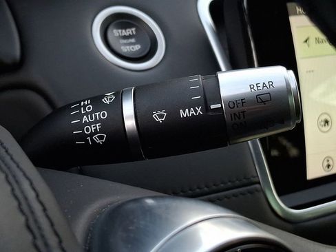 Used 2020 Land Rover Range Rover Evoque SE image 21