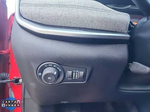 Used 2024 Jeep Compass Latitude image 11