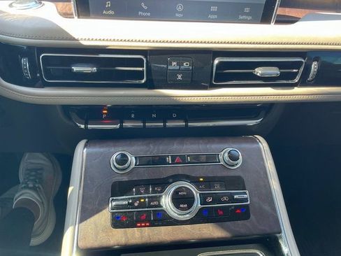 Used 2023 Lincoln Aviator Reserve w/ Equipment Group 201A image 15