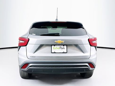 Used 2024 Chevrolet Trax LS FWD image 7