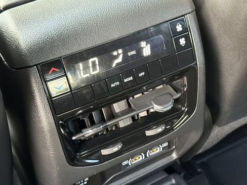 Used 2024 Jeep Grand Cherokee L Altitude AWD/4WD image 45