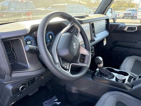 New 2025 Ford Bronco 4-Door image 22