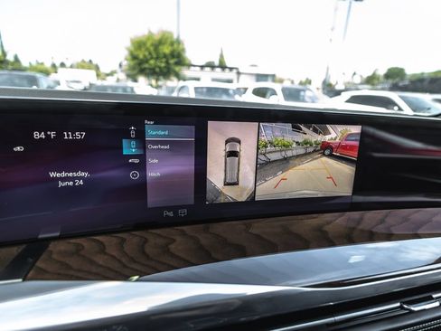 Used 2025 Cadillac Escalade Sport Platinum w/ LPO, Floor Liner Package AWD/4WD image 13