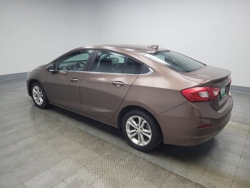 Used 2019 Chevrolet Cruze LT image 3