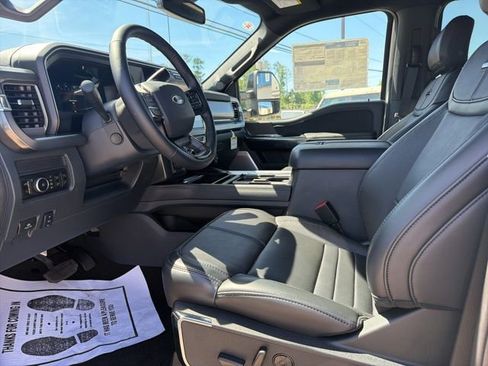 New 2025 Ford F250 Platinum AWD/4WD image 9