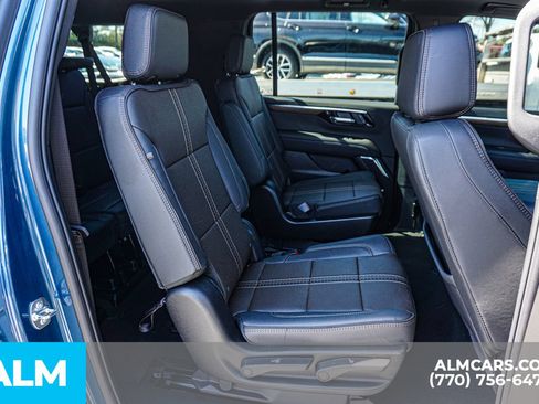 Used 2025 Chevrolet Suburban High Country AWD/4WD image 24