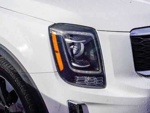 Certified 2022 Kia Telluride S image 3