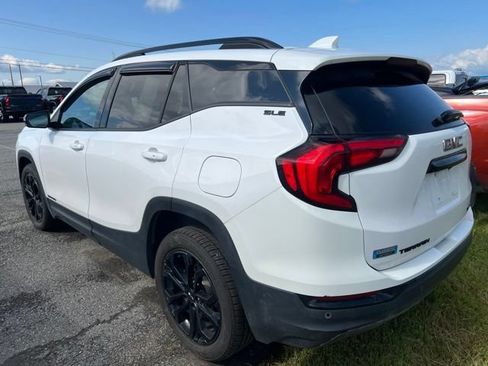 Used 2020 GMC Terrain SLE w/ Driver Convenience Package AWD/4WD image 4