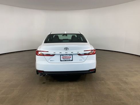 Used 2025 Toyota Camry SE image 10