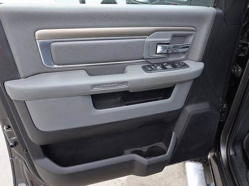 Used 2018 RAM 3500 Big Horn image 10