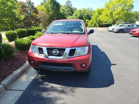 Used 2014 Nissan Frontier SV w/ SV Value Truck Package RWD image 8