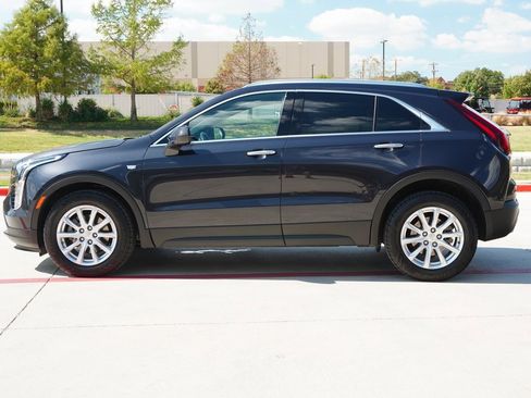 Used 2023 Cadillac XT4 Luxury w/ Cold Weather Package image 2