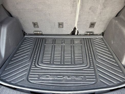 Used 2017 Ford Escape SE image 14