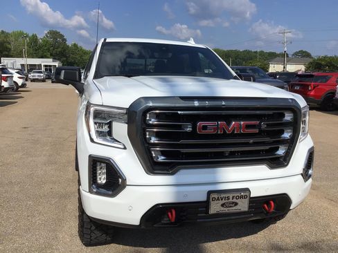 Used 2021 GMC Sierra 1500 AT4 w/ AT4 Premium Package AWD/4WD image 8