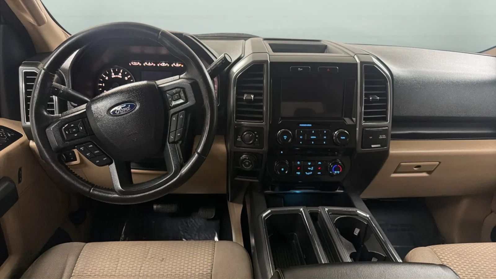 Used 2017 Ford F150 XLT w/ Equipment Group 302A Luxury AWD/4WD image 10