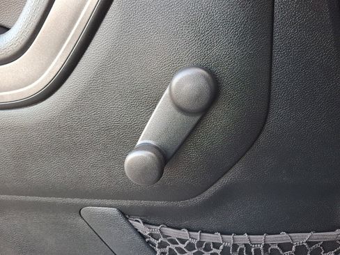 Used 2016 Jeep Wrangler Unlimited Sport image 13