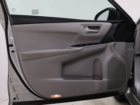 Used 2015 Toyota Camry LE FWD image 16