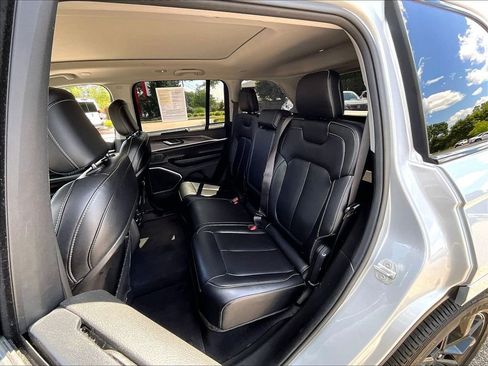 Used 2023 Jeep Grand Cherokee 30th Anniversary AWD/4WD image 15