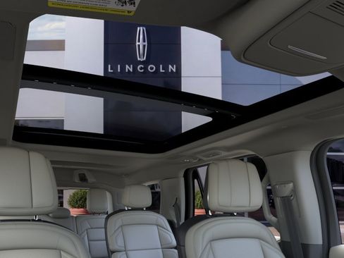 New 2026 Lincoln Navigator Reserve AWD/4WD image 22