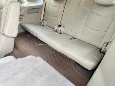 Used 2019 Cadillac Escalade Premium Luxury AWD/4WD image 14