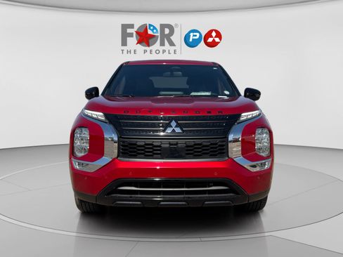 Used 2024 Mitsubishi Outlander SE Black Edition image 8