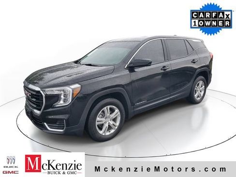 Used 2024 GMC Terrain SLE AWD/4WD image 2