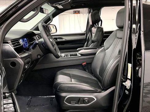 Used 2023 Jeep Wagoneer Series II image 24