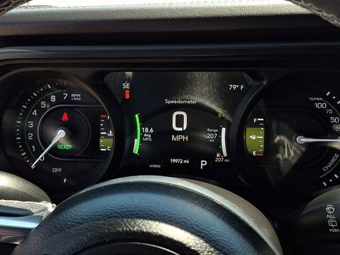 Used 2025 Jeep Wrangler Unlimited Sahara w/ Safety Group AWD/4WD image 26