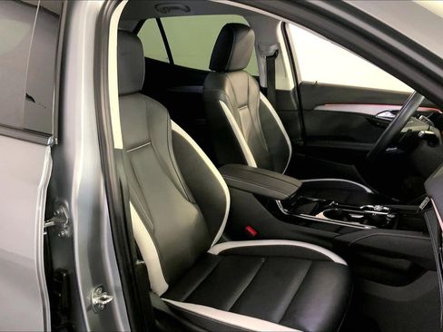 Used 2025 Buick Envision Sport Touring AWD/4WD image 7