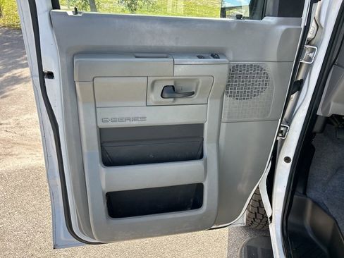 Used 2013 Ford E-250 and Econoline 250 w/ PWR Group RWD image 10