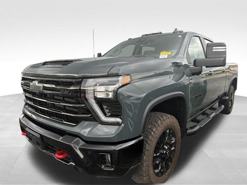 Used 2025 Chevrolet Silverado 2500 LT w/ Trail Boss Package AWD/4WD image 7