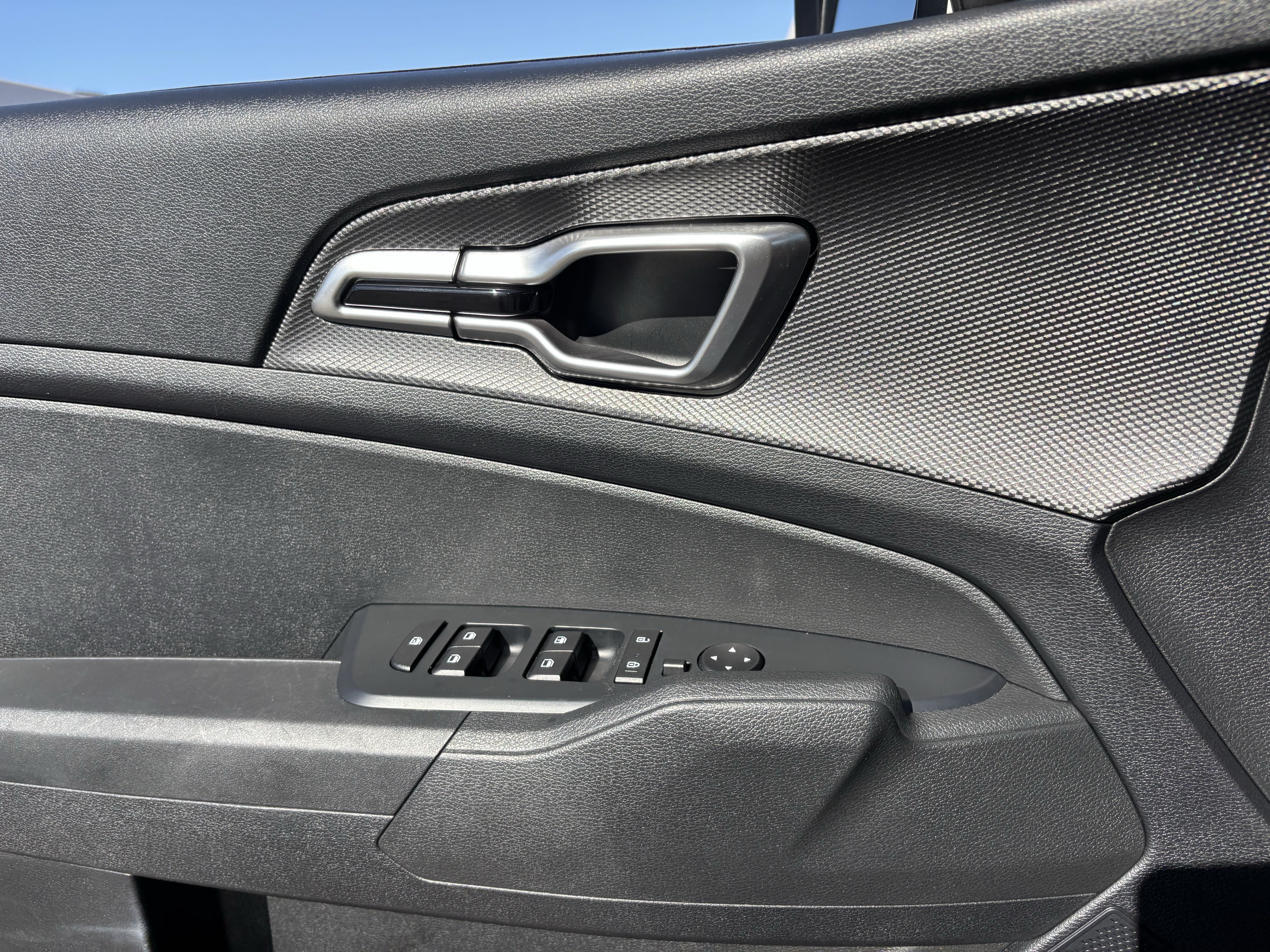 Certified 2025 Kia Sportage LX FWD image 19