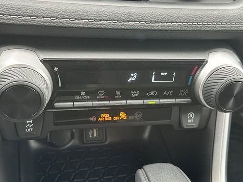 Certified 2025 Toyota RAV4 LE image 26