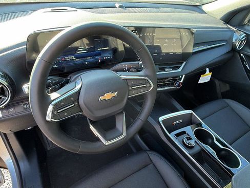 New 2026 Chevrolet Equinox LT image 17