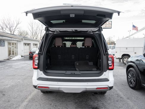 Used 2024 Ford Expedition Limited image 28