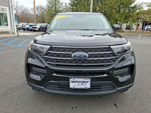 Used 2023 Ford Explorer XLT w/ Class IV Trailer Tow Package image 2