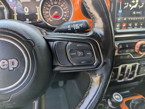 Used 2022 Jeep Gladiator Sport AWD/4WD image 17