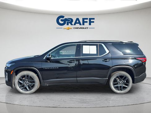Used 2023 Chevrolet Traverse LT w/ Rear Camera Mirror Package AWD/4WD image 3