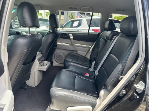 Used 2011 Toyota Highlander 4WD w/ Tow Pkg image 25