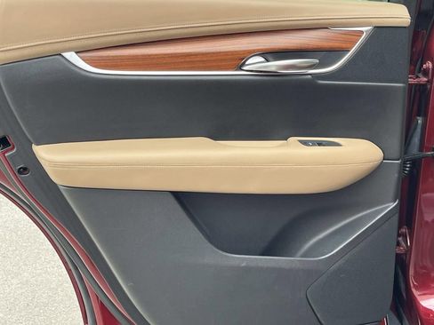 Used 2017 Cadillac XT5 Platinum image 21