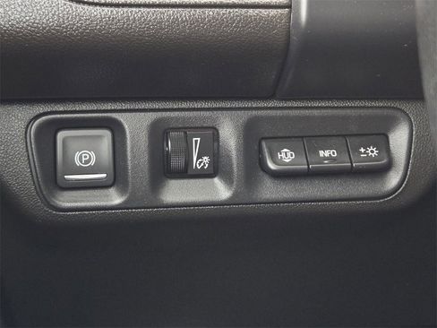 Used 2022 GMC Acadia AT4 w/ Technology Package image 24