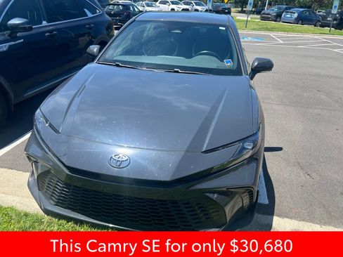 Used 2025 Toyota Camry SE FWD image 19