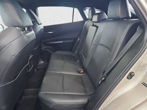 Used 2021 Toyota Venza image 14