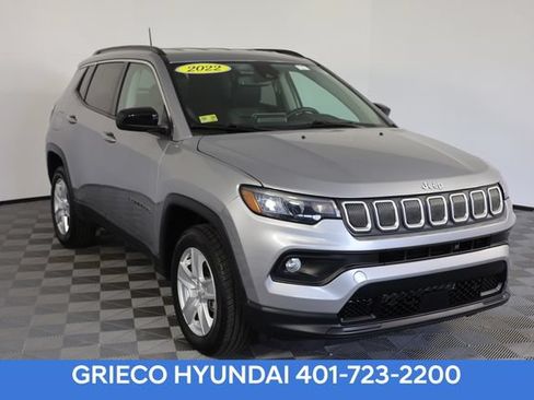 Used 2022 Jeep Compass Latitude w/ Convenience Group AWD/4WD image 1