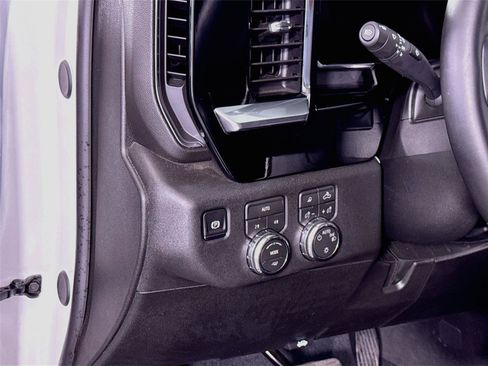 New 2026 GMC Sierra 1500 SLE w/ Preferred Package AWD/4WD image 4